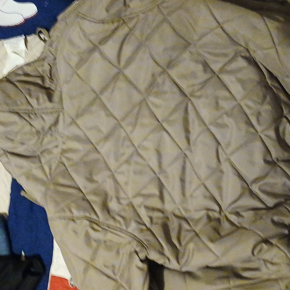 🧡RedHead Tan Puffer Jacket with Quilted Design and Hood - Picture 7 of 9